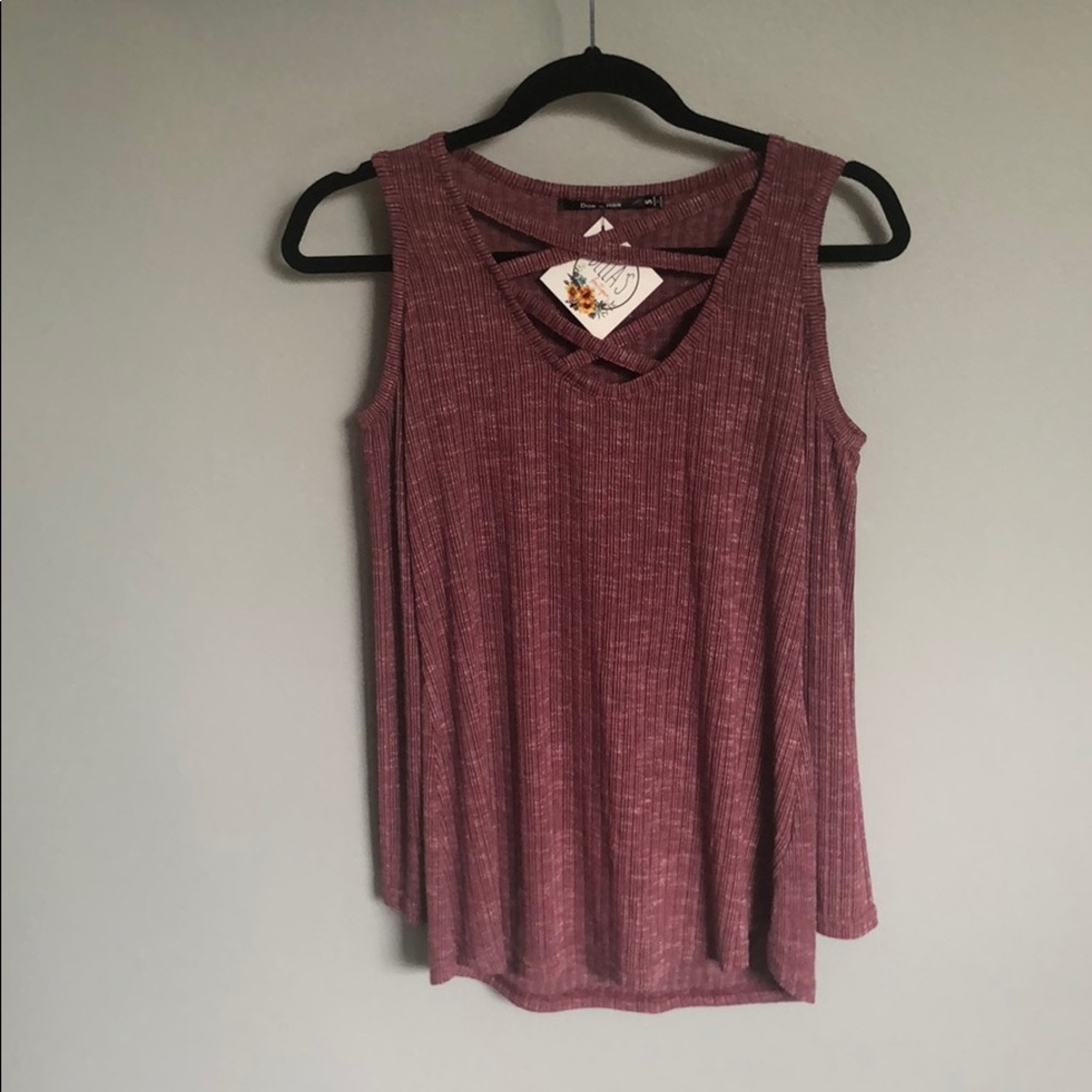 Criss Cross Cold shoulder